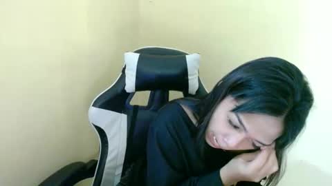 Snapshot of prettymiya chatting on October 31, 5:41 am Miya 3 online show from October 31, 5:41 am