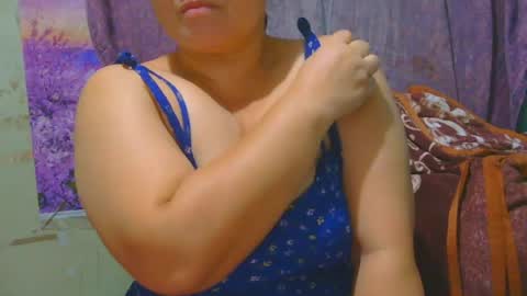 Snapshot of prettynhing chatting on August 3, 2:22 pm Nhing online show from August 3, 2:22 pm