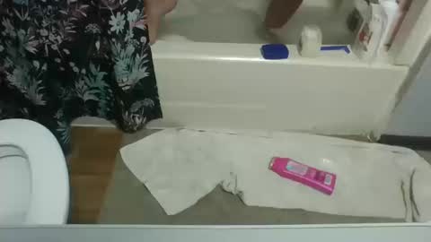 Snapshot of prettyp7729206 chatting on October 15, 3:23 pm prettyp7729206 online show from October 15, 3:23 pm