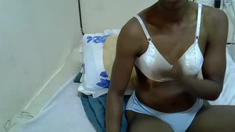 Snapshot of prettyqueen24 chatting on November 22, 9:52 am Pretty Queen online show from November 22, 9:52 am