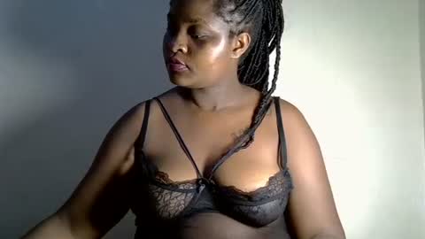 Snapshot of prettyriss chatting on May 13, 7:22 pm prettyriss online show from May 13, 7:22 pm