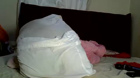 Snapshot of prettyriss chatting on June 6, 6:01 pm prettyriss online show from June 6, 6:01 pm