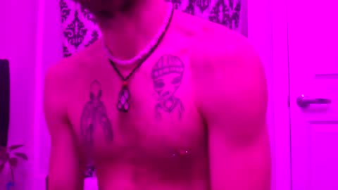 prettysolidd7 online show from October 1, 3:51 pm