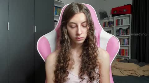 Snapshot of prettysomething chatting on March 10, 4:50 am Sophie next stream will be at Monday i will wait you guys online show from March 10, 4:50 am