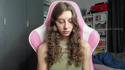Snapshot of prettysomething chatting on March 16, 6:17 am Sophie next stream will be at Monday i will wait you guys online show from March 16, 6:17 am