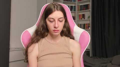 Snapshot of prettysomething chatting on July 21, 6:49 am Sophie next stream will be at Monday i will wait you guys online show from July 21, 6:49 am