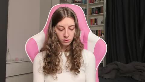 Snapshot of prettysomething chatting on July 23, 7:39 am Sophie next stream will be at Monday i will wait you guys online show from July 23, 7:39 am