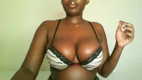 prettyvishy online show from April 25, 4:37 am