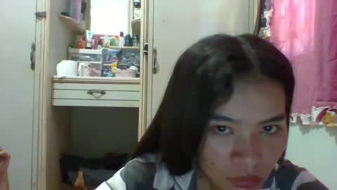 Snapshot of prety784828 chatting on June 14, 2:24 am prety784828 online show from June 14, 2:24 am