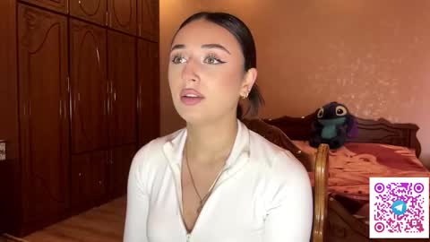 Sofi online show from February 4, 12:00 pm