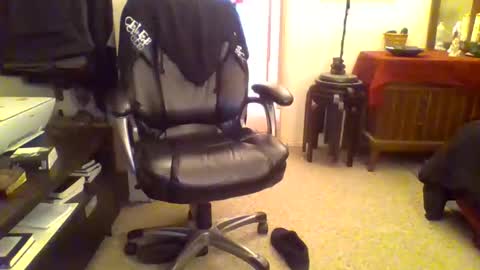 Snapshot of primalpassion chatting on January 18, 9:55 pm slut4ever online show from January 18, 9:55 pm