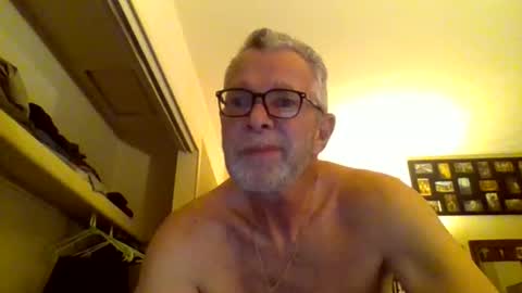 Snapshot of primalpassion chatting on March 11, 11:15 pm slut4ever online show from March 11, 11:15 pm