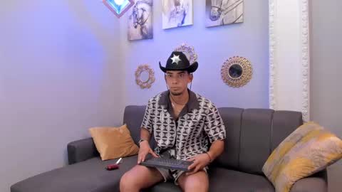 prince_arthur77 online show from February 9, 3:45 pm