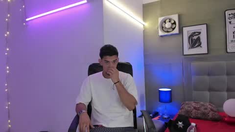 prince_arthur77 online show from February 22, 12:51 pm