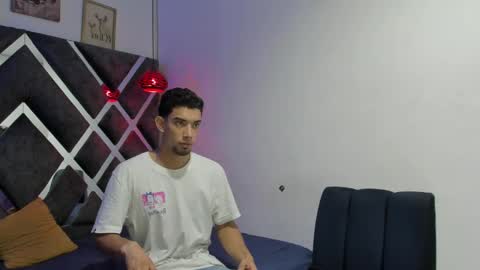 prince_arthur77 online show from February 25, 1:06 pm