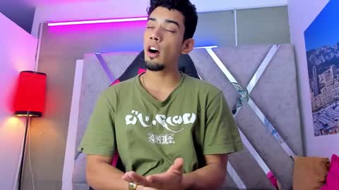 prince_arthur77 online show from October 18, 1:45 pm