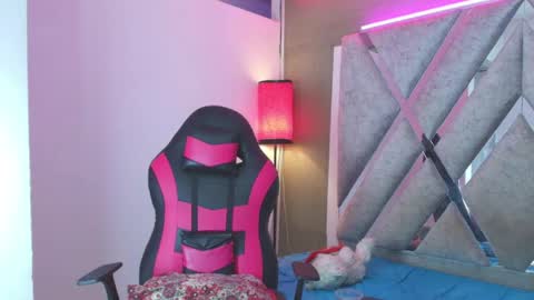 prince_arthur77 online show from April 16, 1:01 pm