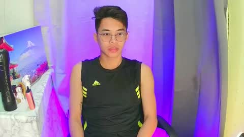 Snapshot of prince_harrison chatting on October 23, 7:01 pm prince_harrison online show from October 23, 7:01 pm