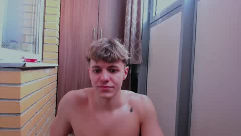 Snapshot of prince_nik chatting on April 12, 3:28 pm prince online show from April 12, 3:28 pm
