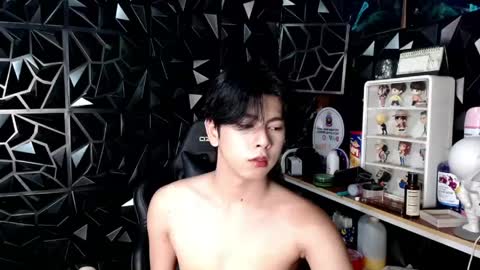 Snapshot of princecalix chatting on April 28, 3:06 pm princecalix online show from April 28, 3:06 pm