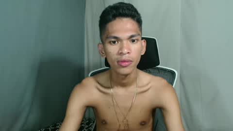 Snapshot of princeofcumxxx chatting on January 3, 6:14 pm Mel online show from January 3, 6:14 pm