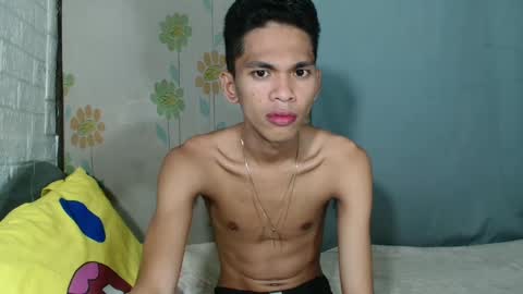 Snapshot of princeofcumxxx chatting on March 5, 10:44 am Mel online show from March 5, 10:44 am