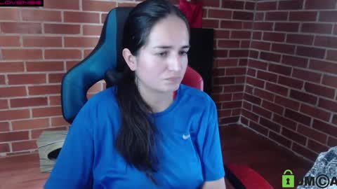 Snapshot of princesa_leia_zathur chatting on May 6, 6:13 pm Leia online show from May 6, 6:13 pm