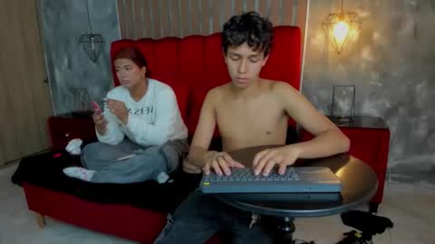 PrincesANDdark online show from January 31, 7:56 pm