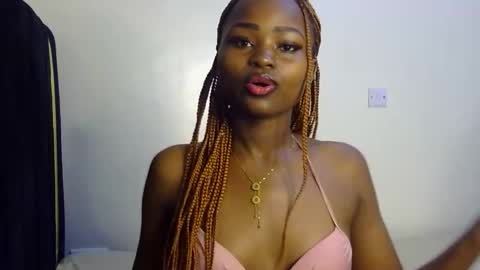 Snapshot of princess_bee1 chatting on October 22, 5:56 pm princess online show from October 22, 5:56 pm