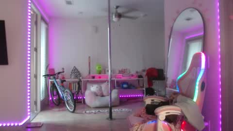 Cece  NEXT LIVESTREAM -- DEC. 4th  7 PM CST online show from April 24, 12:35 am