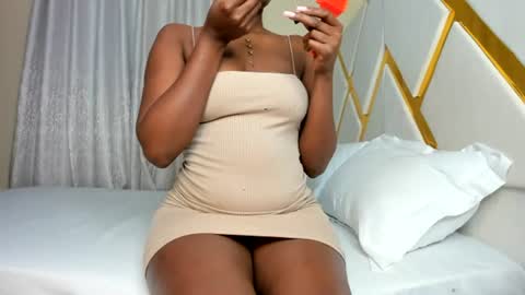 Snapshot of princess_princessa chatting on June 30, 8:37 am princess_princessa online show from June 30, 8:37 am