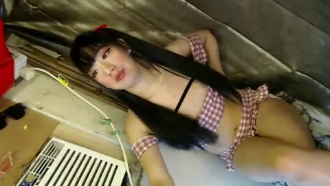 Snapshot of princess_thea123 chatting on February 9, 8:11 am  My Love online show from February 9, 8:11 am