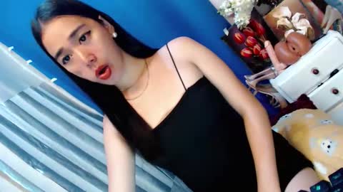 Snapshot of princess_thea123 chatting on October 22, 11:54 am  My Love online show from October 22, 11:54 am