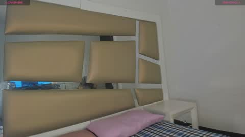 Snapshot of princess_tokyo_ chatting on February 3, 12:36 pm princess_tokyo_ online show from February 3, 12:36 pm