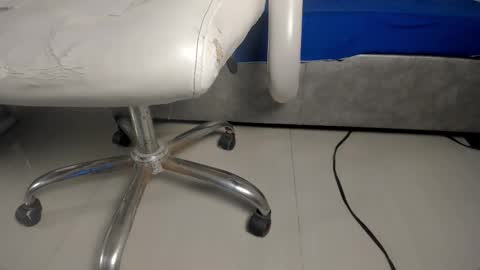 Snapshot of princess_tokyo_ chatting on October 10, 8:46 am princess_tokyo_ online show from October 10, 8:46 am