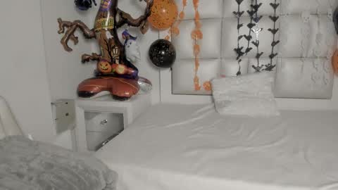 Snapshot of princess_tokyo_ chatting on October 27, 3:32 am princess_tokyo_ online show from October 27, 3:32 am