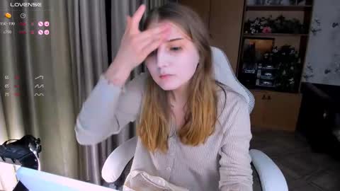 Snapshot of princessaalicc chatting on September 29, 3:17 pm princessaalicc online show from September 29, 3:17 pm