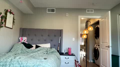 Sable online show from April 22, 1:01 pm