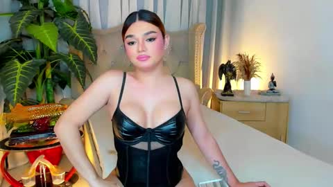 Snapshot of princesshugecumontop chatting on November 8, 11:54 am PrincessDONT FORGET TO FOLLOW ME online show from November 8, 11:54 am