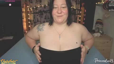 Snapshot of princesslux18 chatting on April 7, 7:58 pm Lux Alot Luxi online show from April 7, 7:58 pm