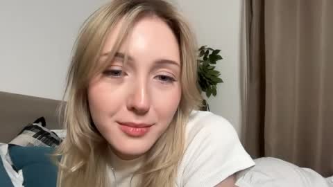 Snapshot of princessmood chatting on April 24, 5:15 pm Kate online show from April 24, 5:15 pm