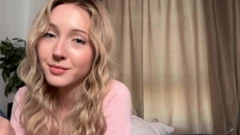 Snapshot of princessmood chatting on April 25, 2:47 pm Kate online show from April 25, 2:47 pm