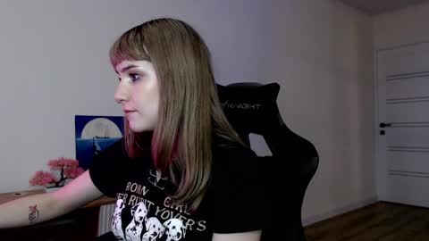 18 y.o online show from March 12, 3:07 pm