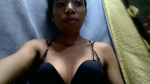 prisca880319 online show from May 2, 2:55 pm