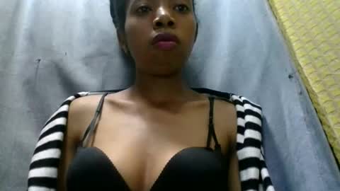 prisca880319 online show from May 16, 5:26 am