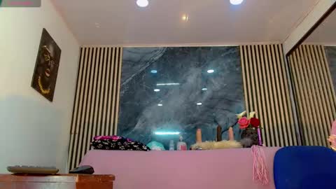 priscilarainbow online show from February 26, 8:11 pm