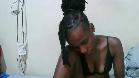 pritty_amber online show from April 18, 6:12 pm