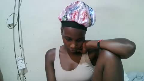 pritty_amber online show from April 21, 2:51 am