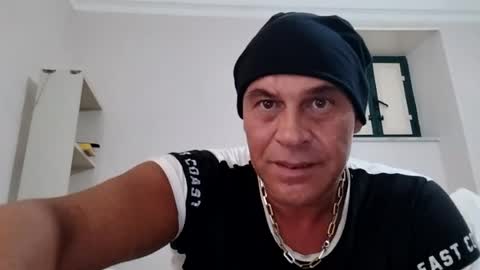 Snapshot of privatetour369 chatting on June 14, 9:33 am privatetour369 online show from June 14, 9:33 am