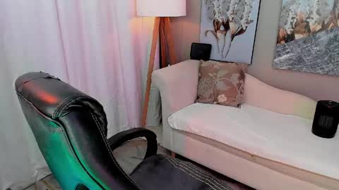Snapshot of priya_rose chatting on May 20, 9:59 am Priya Rose online show from May 20, 9:59 am